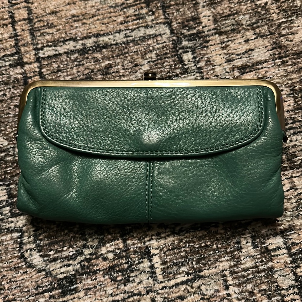 Hobo Pebbled Leather Wallet Green excellent condition.